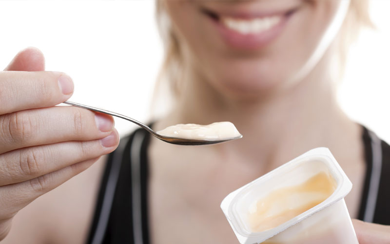 Bị trào ngược dạ dày có nên ăn sữa chua không ?